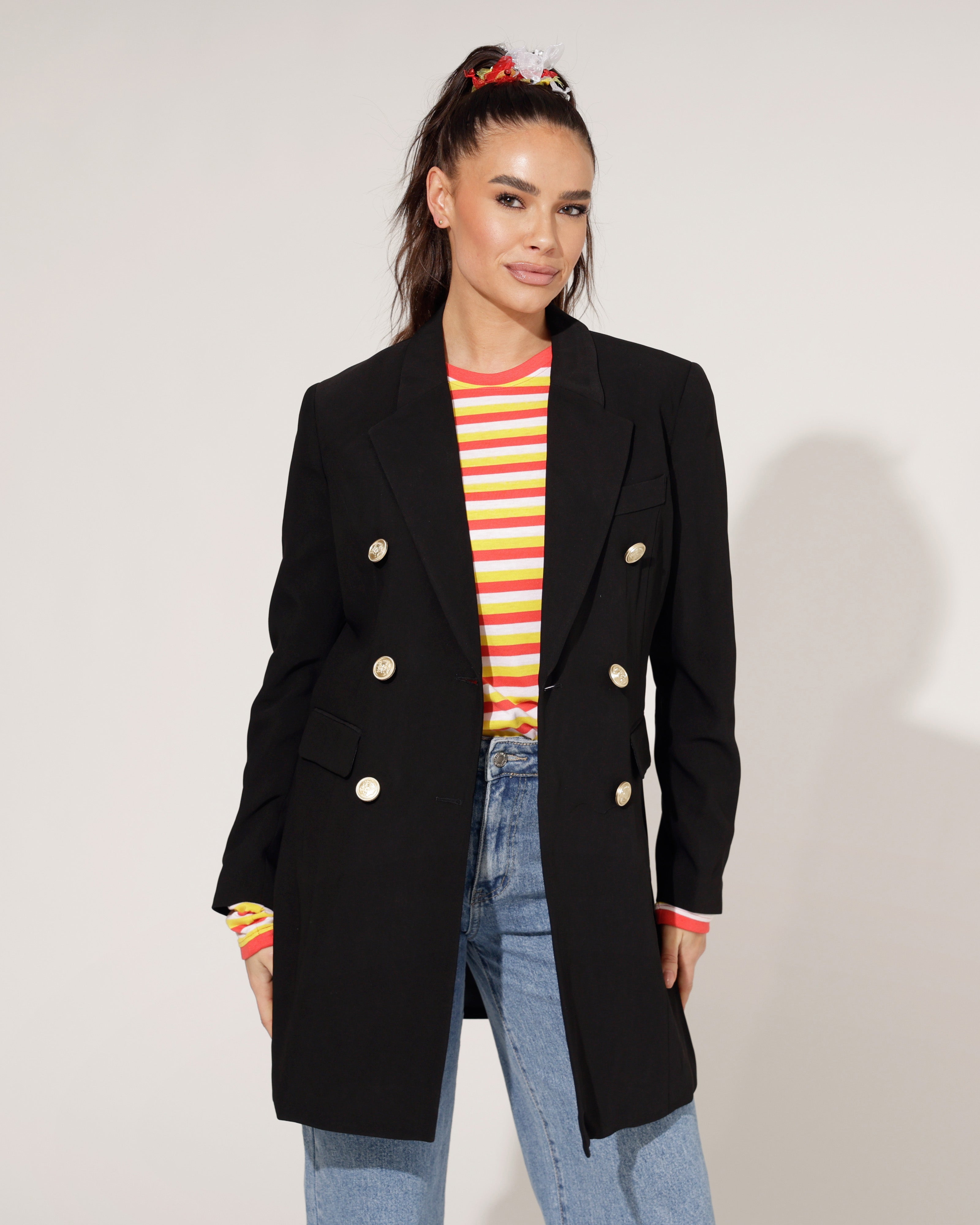 Zwarte langere Damesjas met Gouden Knopen - Hoogwaardige kwaliteit