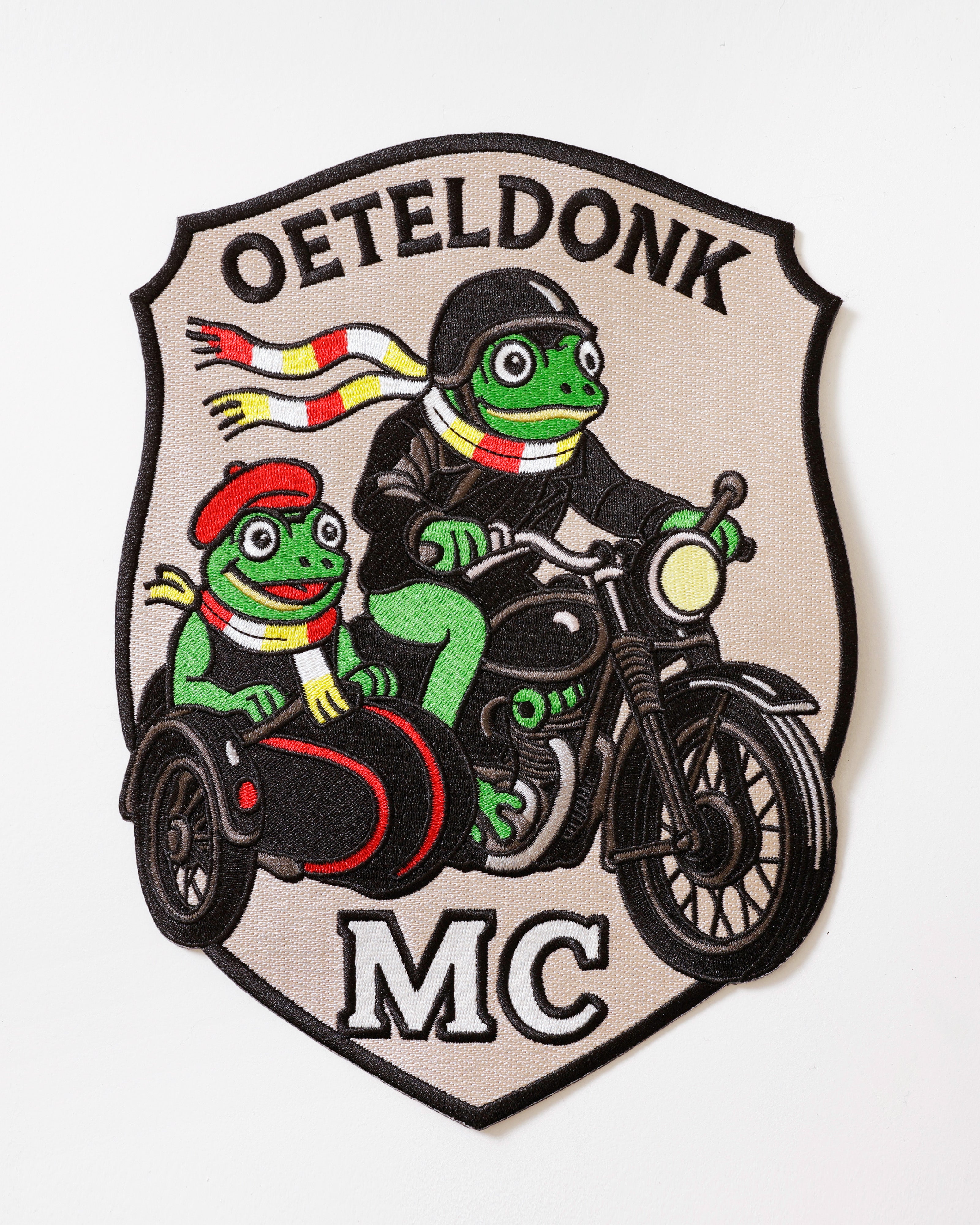 Oeteldonks Rugembleem MC – Kikvors op de Motor
