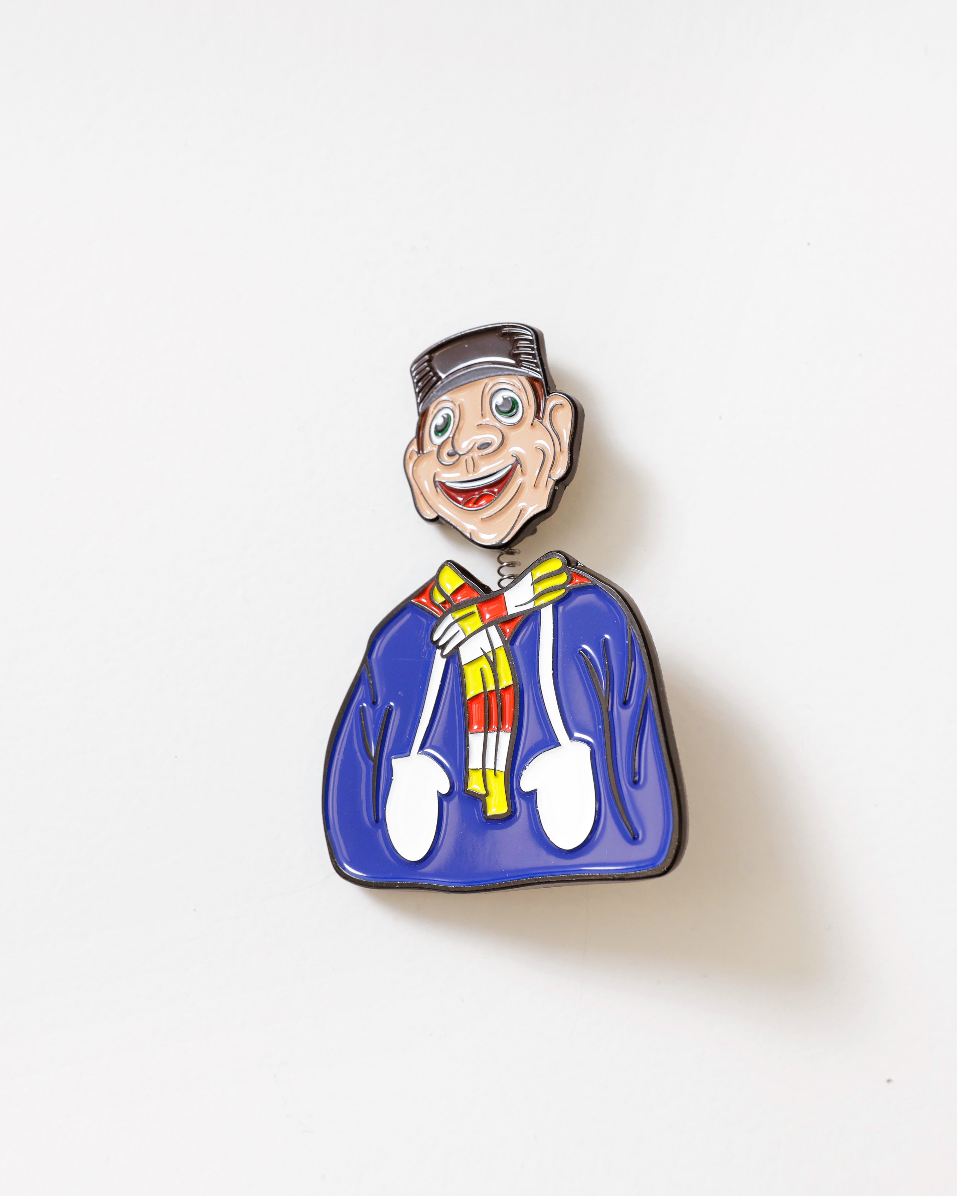 Oeteldonkse Pin Knillis met Sjaal