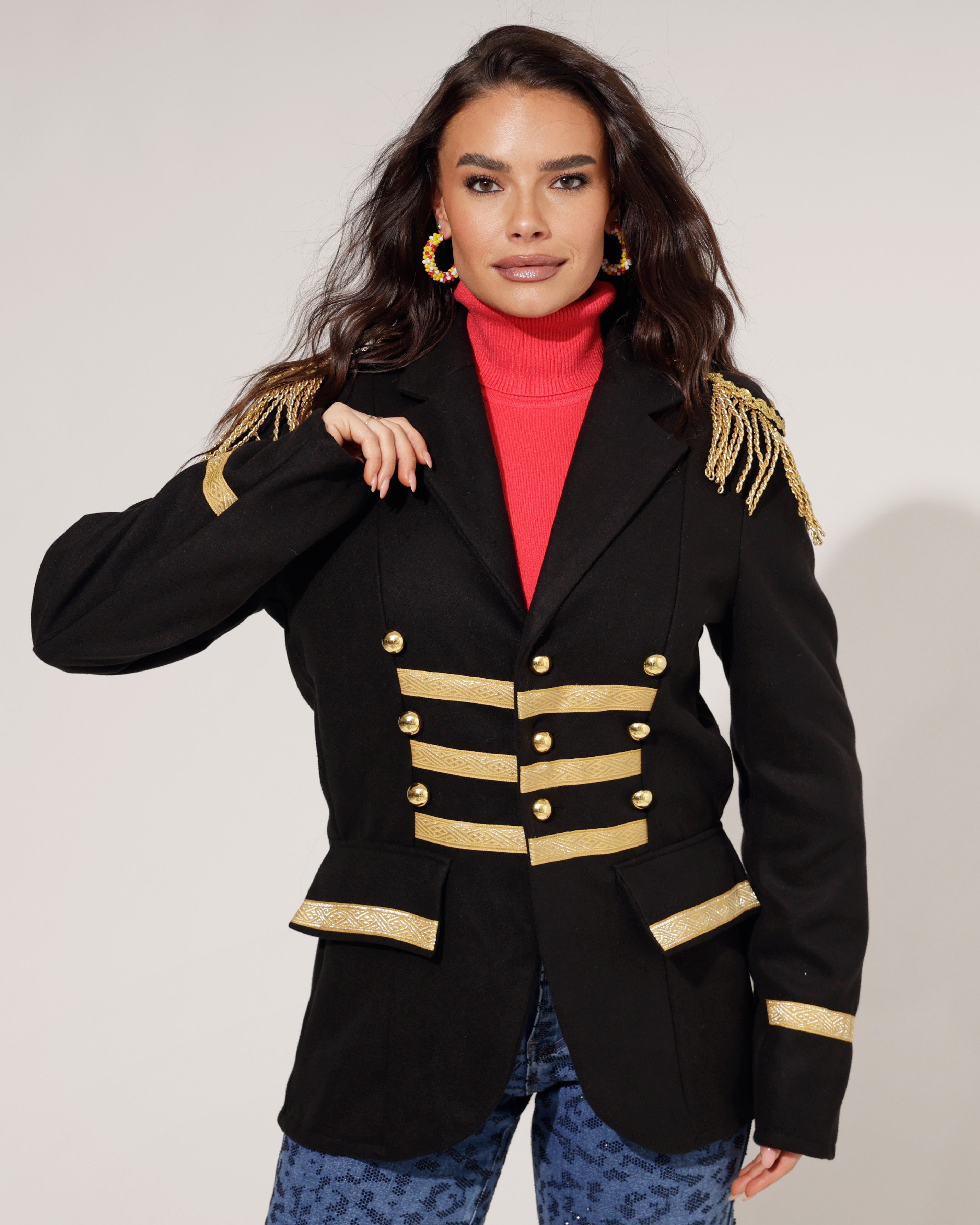 Oeteldonkse Korte Dames met Schouderfranjes