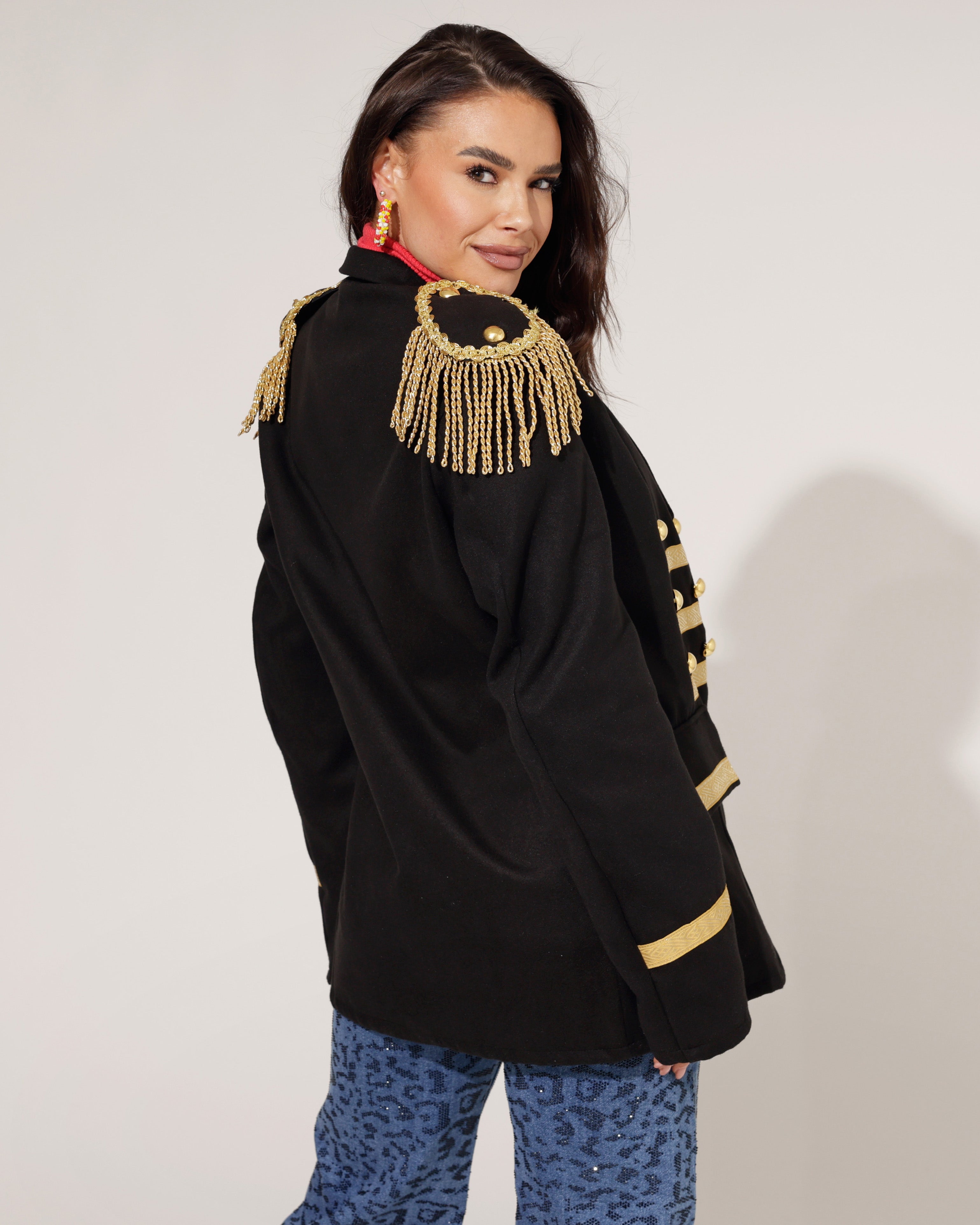 Oeteldonkse Korte Dames met Schouderfranjes