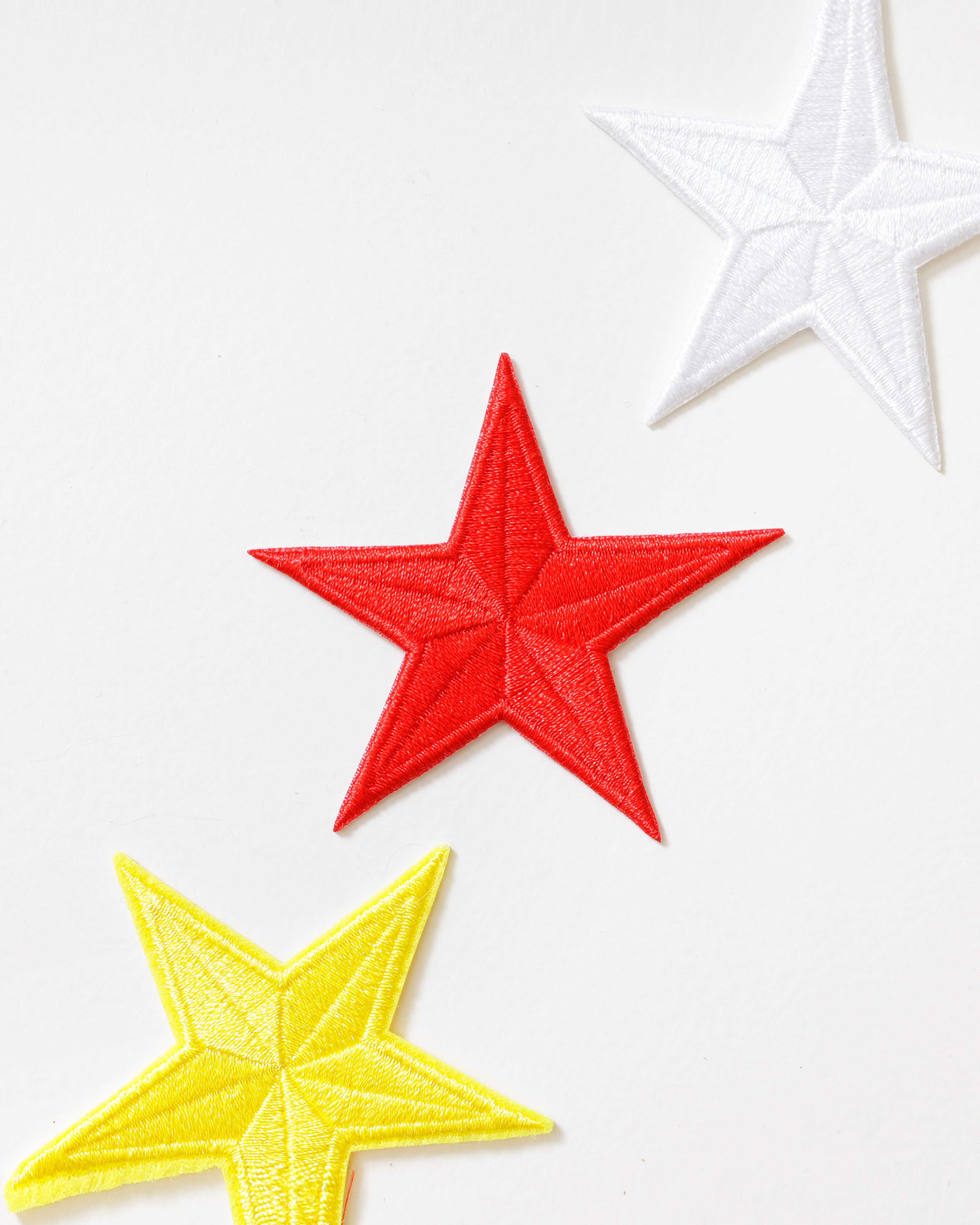 Embleem Ster Rood – 7 cm