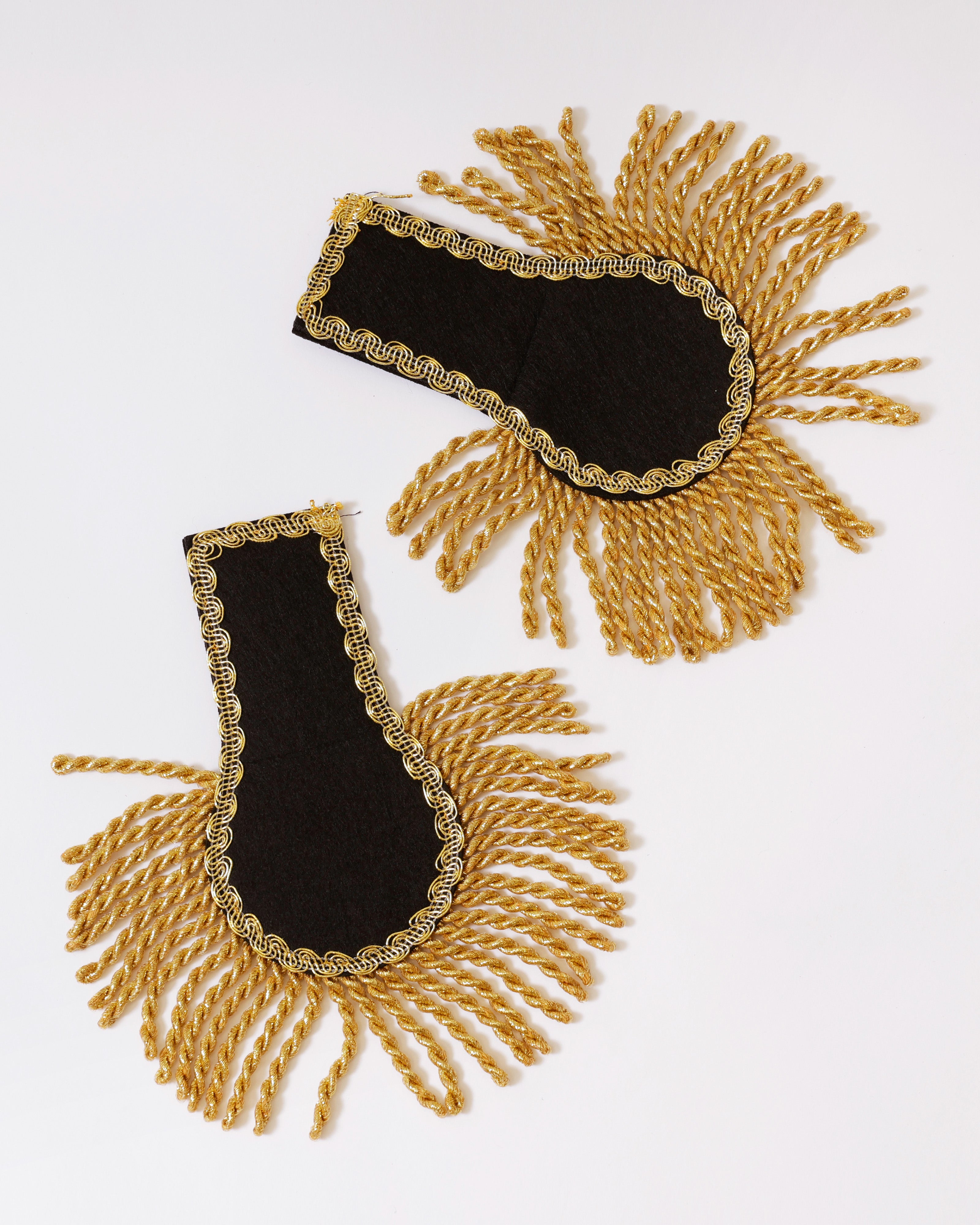Zwarte Epauletten met Gouden Franjes – Set van 2