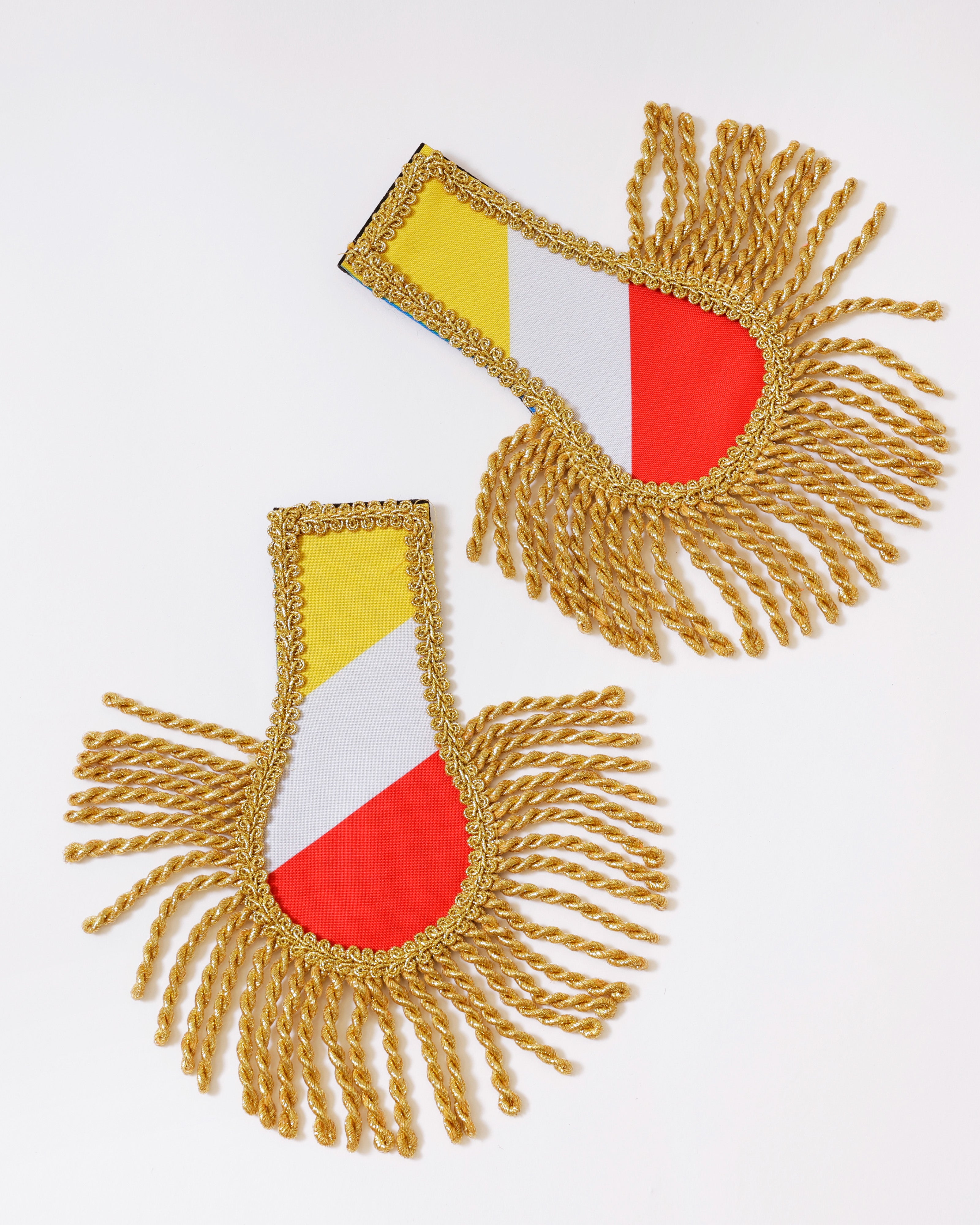 Oeteldonkse Epauletten Rood-Wit-Geel Diagonaal met Gouden Franjes – Set van 2