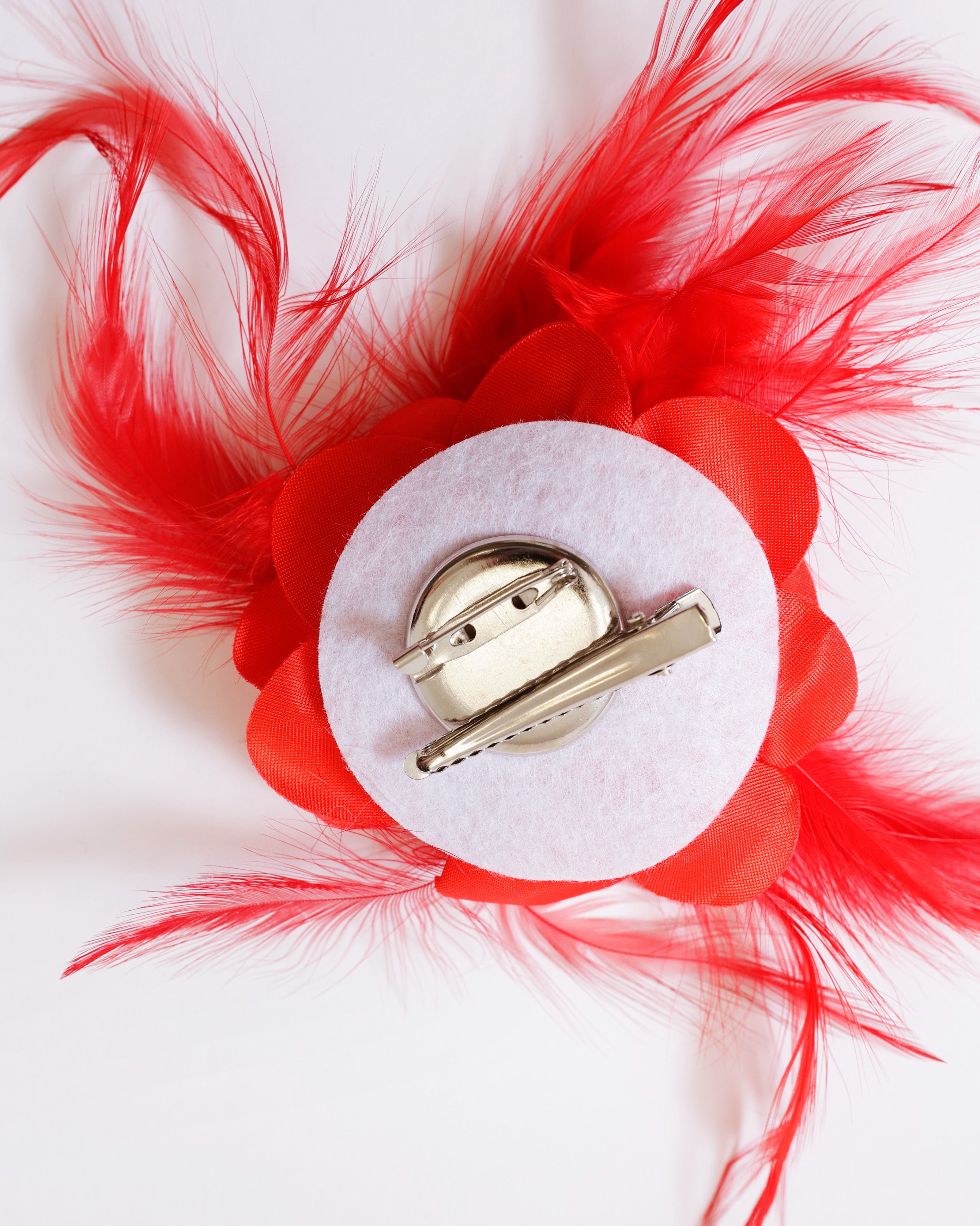Bloemclip / -broche met veren – Rood