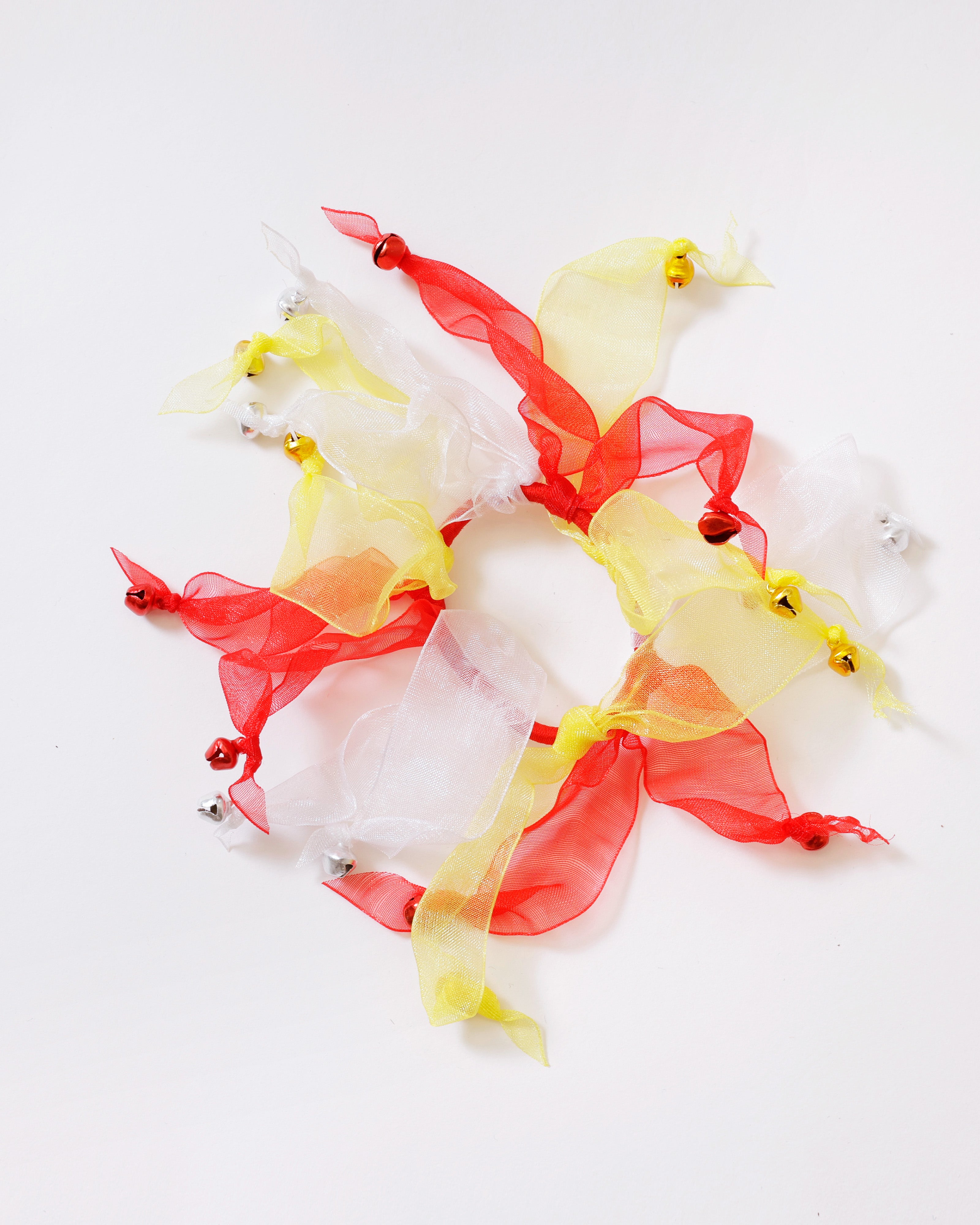 Haar elastiek met linten & belletjes – Rood Wit Geel